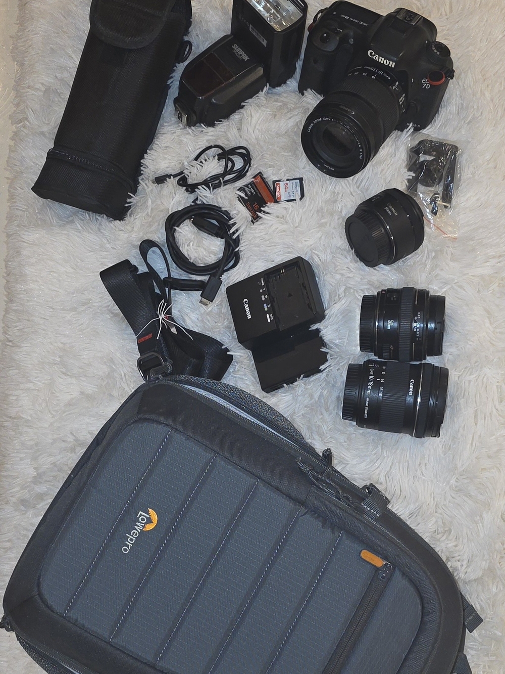 Canon EOS 7D DSLR Camera Bundle, Black